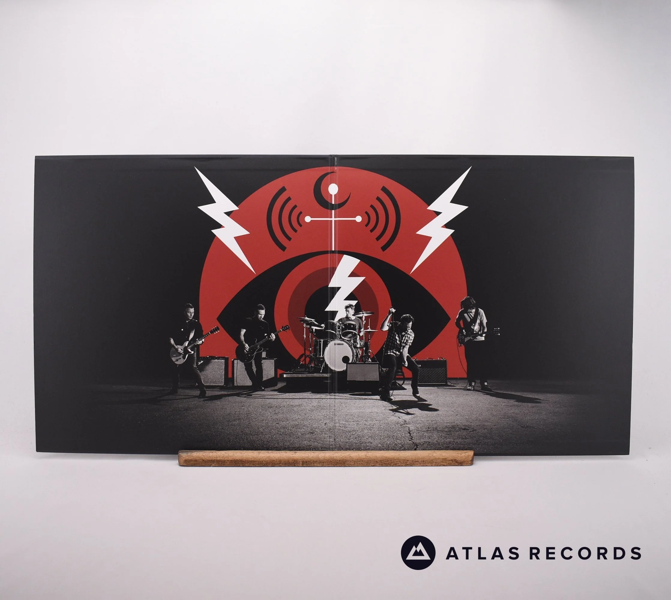 Pearl Jam - Lightning Bolt - Booklet Die-Cut Sleeve LP Vinyl Record - NM/NM - Image 2